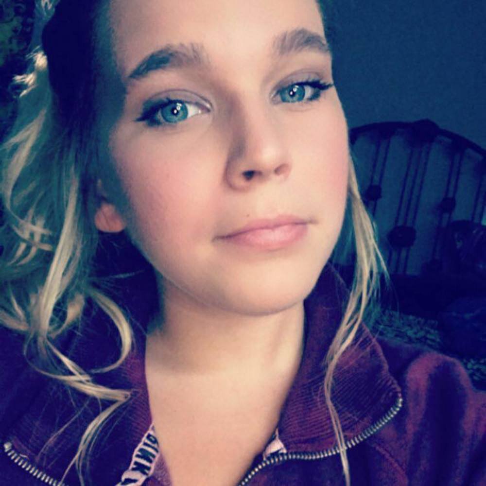 Meet your Posher, Becca